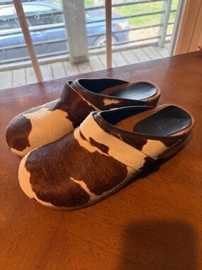 Sanita Cowhide Clogs in Brown and White